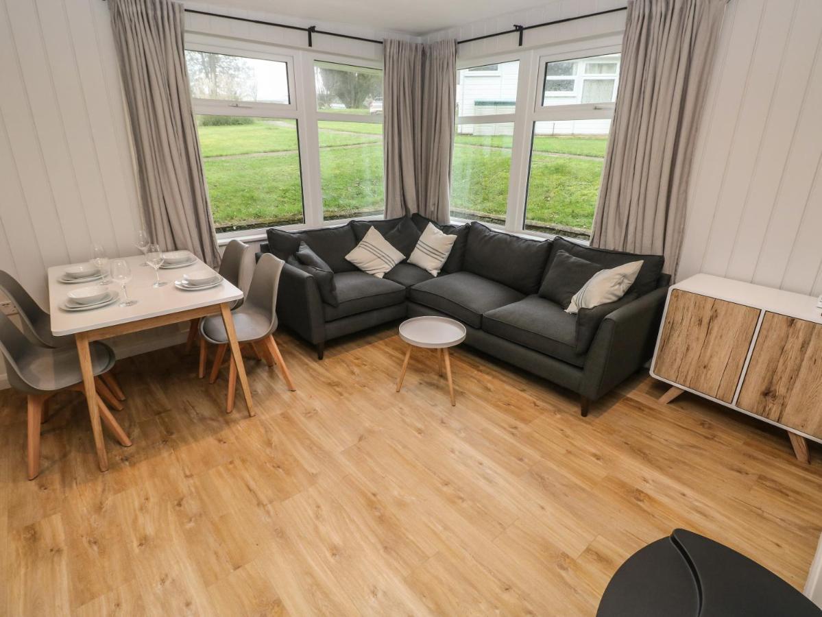 Saltwater Vila Haverfordwest Exterior foto