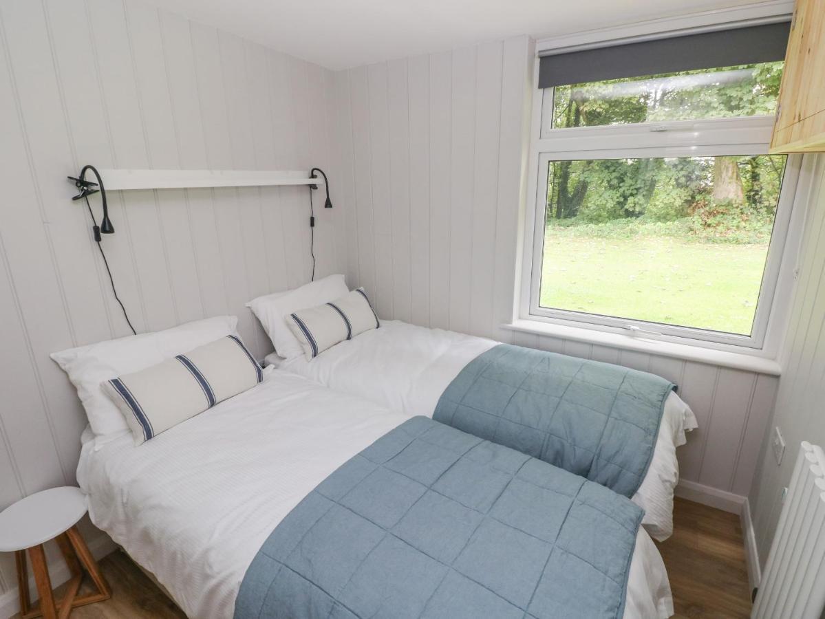 Saltwater Vila Haverfordwest Exterior foto