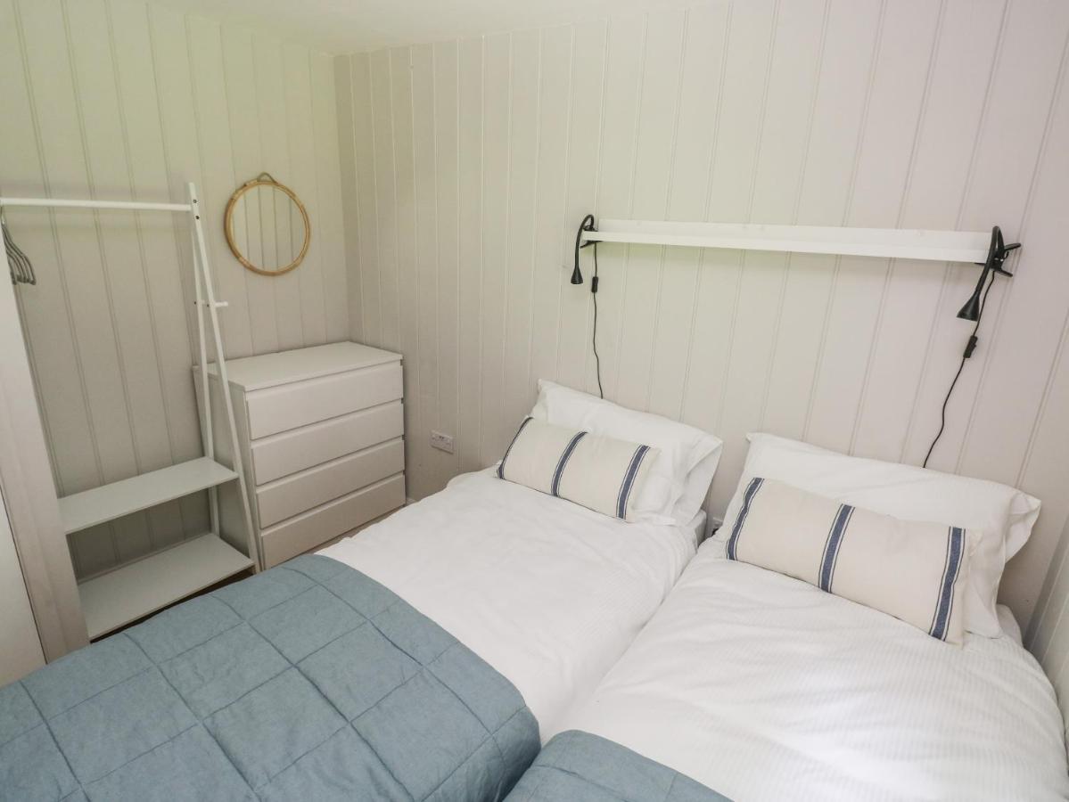 Saltwater Vila Haverfordwest Exterior foto
